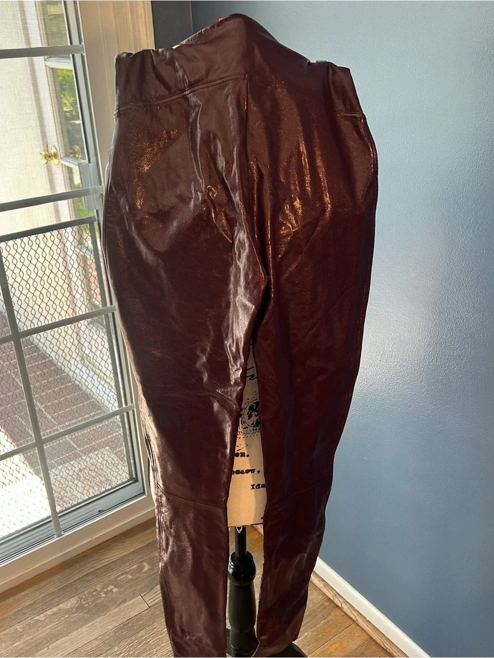 SPANX Faux Patent Leather Leggings Ruby - Picture 6 of 14